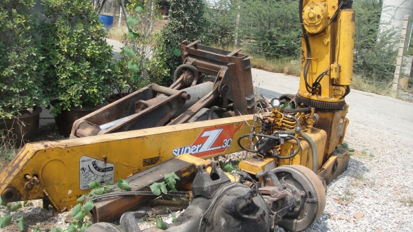 เครน TADANO SuperZ300 3ตันท้องวี อุปกรณ์ครบ สภาพสวยมาก