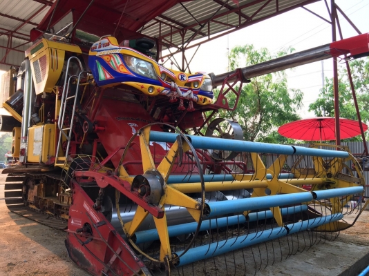 ขายรถเกี่ยวข้าวเกษตรพัฒนาจ้างช้างไวไฟปี 54