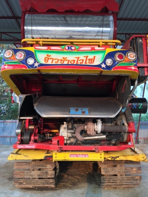 รถเกี่ยวข้าวเกษตรพัฒนาจ้าวช้างไวไฟ ปี 54