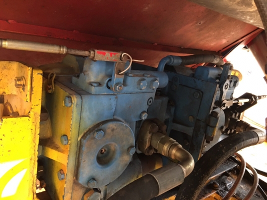 รถเกี่ยวข้าวเกษตรพัฒนาจ้าวช้างไวไฟ ปี 54