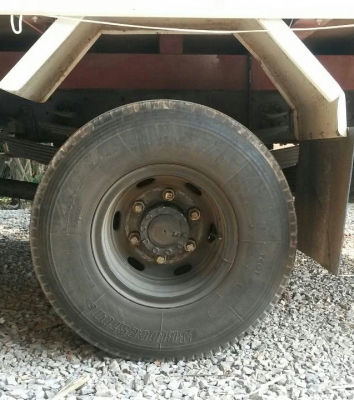 หกล้อ อีซูชุ FRR190ปี57แอร์เย็นๆ ช่วงยาว6.50ม สภาพดีสวยจัดบางเดิมทั้งคันใช้งานน้อยวิ่งแค่15,700กม ทะเบียนพร้อมโอน หกล้อ อีซูชุ FRR190ปี57แอร์เย็นๆ ช่วงยาว6.50ม สภาพดีสวยจัดบางเดิมทั้งคันใช้งานน้อยวิ่งแค่15,700กม ทะเบียนพร้อมโอน