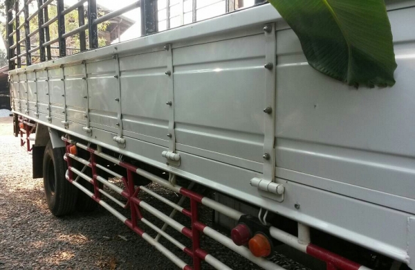 หกล้อ อีซูชุ FRR190ปี57แอร์เย็นๆ ช่วงยาว6.50ม สภาพดีสวยจัดบางเดิมทั้งคันใช้งานน้อยวิ่งแค่15,700กม ทะเบียนพร้อมโอน หกล้อ อีซูชุ FRR190ปี57แอร์เย็นๆ ช่วงยาว6.50ม สภาพดีสวยจัดบางเดิมทั้งคันใช้งานน้อยวิ่งแค่15,700กม ทะเบียนพร้อมโอน