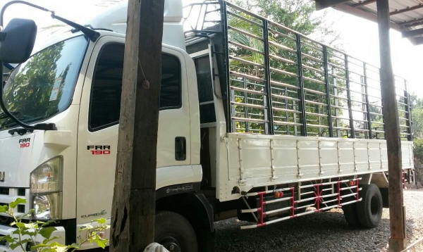 หกล้อ อีซูชุ FRR190ปี57แอร์เย็นๆ ช่วงยาว6.50ม สภาพดีสวยจัดบางเดิมทั้งคันใช้งานน้อยวิ่งแค่15,700กม ทะเบียนพร้อมโอน