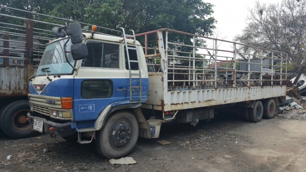 ขายรถ HINO KK199B 10ล้อ2เพลาเครื่อง HO6Cเทอร์โบว์ เครื่องดี คัสซีสวยกริบ เบรคทิฟฟี่ พวงมาลัยเพาเวอร์ กะบะยาว 7.70เมตร สอบถามรายละเอียดได้ โทร.080-108-5007 บอล โทรมาคุยกันได้คับ