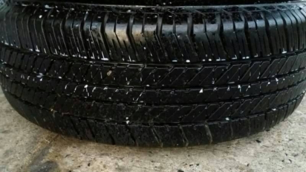 ยาง bridgestone 265 65 17 ปลายปี 15 ชุดล่ะ 12500