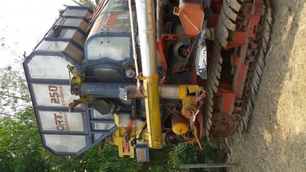 ลดราคาสุดๆ260000บาทขายรถเกี่ยวศักดิ์พัฒนาการอุ้ม2.5ตันเดิน12ปั้ม23เครื่อง6he1