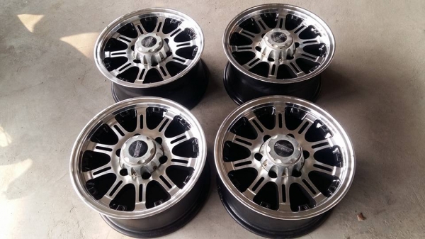 ขายล้อแม็กมือ2 ssw 15" ทำสีดำหน้าเงามาใหม่  สนใจติดต่อ ตาเล็ก ล้อและยาง 081-3747940