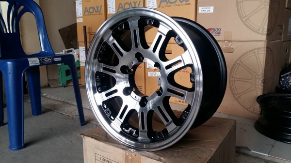 ขายล้อแม็กมือ2 ssw 15" ทำสีดำหน้าเงามาใหม่  สนใจติดต่อ ตาเล็ก ล้อและยาง 081-3747940