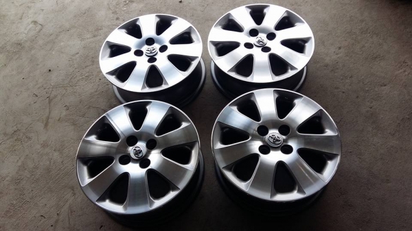 ขายล้อแม็ก vios gen1 mc 15" สนใจติดต่อ ตาเล็ก ล้อและยาง 081-3747940