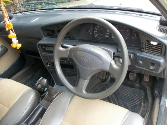 ขายถูก โตโยต้า แป๊ะยิ้ม รถปี92 เครื่่อง 1600 cc GL ลดราคาเป็น 31000 นะครับ