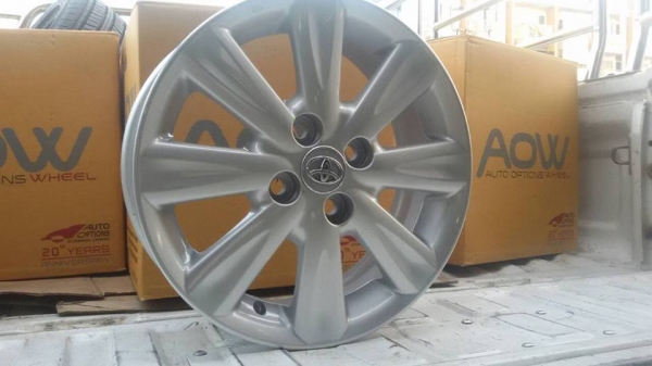 ขายล้อแม็ก vios gt/yaris 15" ทำสีมาใหม่  สนใจติดต่อ ตาเล็ก ล้อและยาง 081-3747940