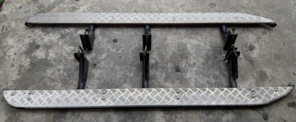 ขายบันไดข้างRock country ใส่รถฟอร์ด เรนเจอร์ 8-12ช่อง 4ประตู ราคา 3,500บาท