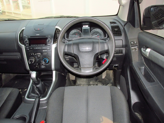 ISUZU DMAX HILANDER 2.5 Z ปี 2015 สภาพป้ายแดง