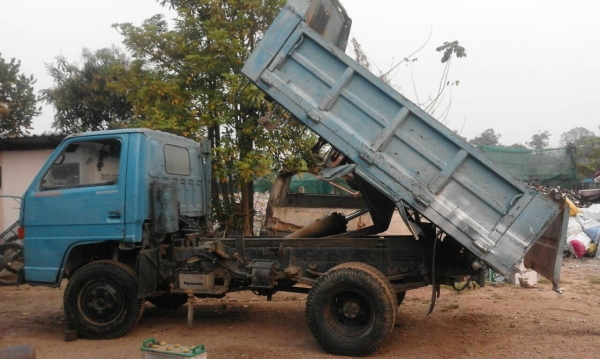 ขาย ISUZU ดั้ม 3คิว ปี23 เครื่อง 110แรง4BD1  081 884 4537