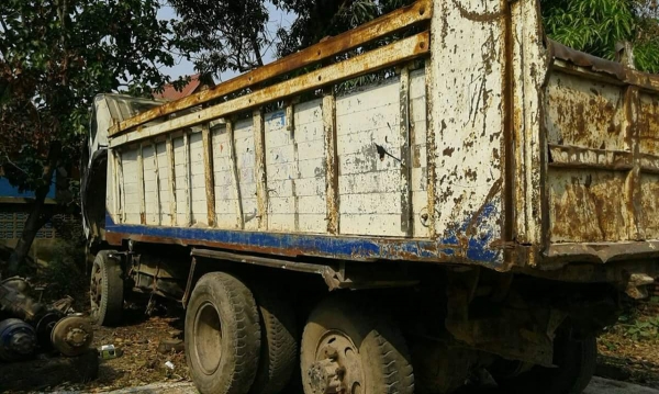 ขายรถ10ล้อ ดั้ม2เพลา FN527M-A ไม่มีเครื่อง เอกสารพร้อมโอน สนใจโทร 090-8588220คุณนะ 093-3258446คุณบิว หรือเข้าดูสินค้าอื่นๆได้ที่ www.truck.in.th/498 หรือเพจFacebook ณรงค์ ซื้อขายรถมือสอง (เว็บไซต์ส่วนตัว) หรือFacebook คุณนะ รถบรรทุก