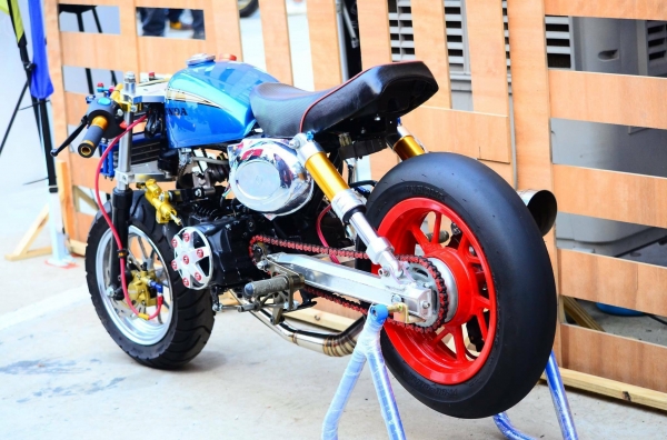 อะไหล่ แต่งรถเพียบ มีโช็คหน้า-หลัง ล้อ เครื่อง ถังน้ำมัน เบาะ และอะไหล่อื่นๆที่แต่งรถทั้งหมด ลดราคา 20-30\%