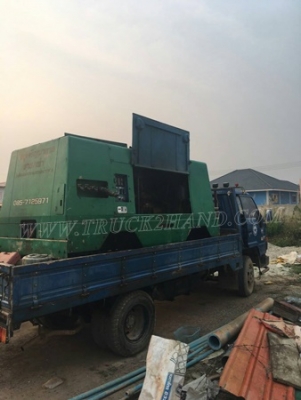 เครื่องปั๊มลม ยี่ห้อโคมัตซุ ทำลมได้ 7 - 8 บาร์