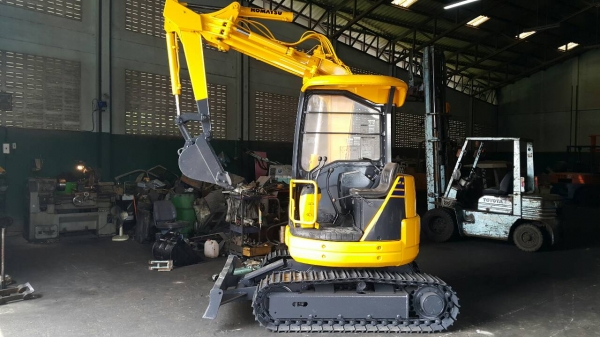ขาย รถขุด KOMATSU รุ่น PC28UU-2E- มือสองญี่ปุ่น แทรกเหล็ก สลักแน่น ทั้งคัน สวยพร้อมใช้งาน ทำงานไว คล่องตัว มือถือ/LINE ID : 0818753444