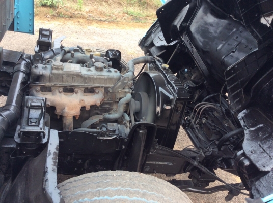 ISUZU NKR (6ล้อ ช่วงสั้น 3.2 ม.) รถห้างแท้ เกียร์สั้น รถเดิมๆ เครื่องดี ครัทซีสวย ขาย 280,000 บาท ศุภากร 081-1903107, 081-4252943