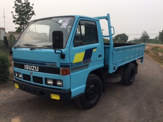 ISUZU NKR (6ล้อ ช่วงสั้น 3.2 ม.) รถห้างแท้ เกียร์สั้น รถเดิมๆ เครื่องดี ครัทซีสวย ขาย 280,000 บาท ศุภากร 081-1903107, 081-4252943