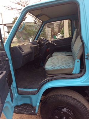 ISUZU NKR (6ล้อ ช่วงสั้น 3.2 ม.) รถห้างแท้ เกียร์สั้น รถเดิมๆ เครื่องดี ครัทซีสวย ขาย 280,000 บาท ศุภากร 081-1903107, 081-4252943