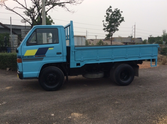 ISUZU NKR (6ล้อ ช่วงสั้น 3.2 ม.) รถห้างแท้ เกียร์สั้น รถเดิมๆ เครื่องดี ครัทซีสวย ขาย 280,000 บาท ศุภากร 081-1903107, 081-4252943