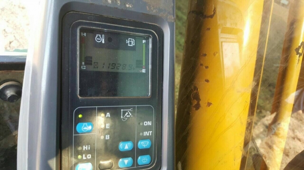 ขาย Komatsu PC200-7 ไมล์ 11,000 สภาพสวยมากคับ