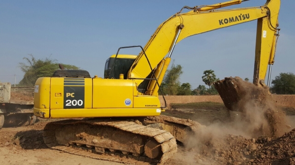 ขาย Komatsu PC200-7 ไมล์ 11,000 สภาพสวยมากคับ