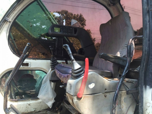 ขาย Komatsu PC200-7 ไมล์ 11,000 สภาพสวยมากคับ