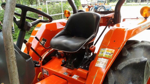 ขายรถไถKubota L3408DI (4WD) พร้อมใบมีดหน้าและเครื่องตัดหญ้าLCS รถสวย พร้อมใช้งาน