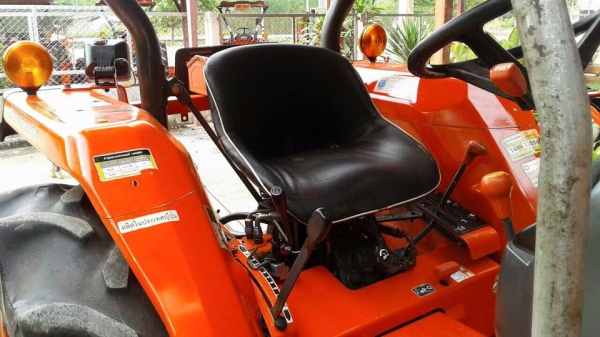ขายรถไถKubota L3408DI (4WD) พร้อมใบมีดหน้าและเครื่องตัดหญ้าLCS รถสวย พร้อมใช้งาน