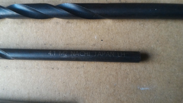 จัดเป็นชุด ดอกสว่านอย่างดียี่ห้อ  NACHA มือสองใช้น้อยจากญี่ปุ่นสภาพสวย  มี 6 ดอก  9.9 , 9.5 , 5.1 , 4.1 , 5 มม.
