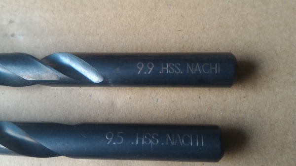 จัดเป็นชุด ดอกสว่านอย่างดียี่ห้อ  NACHA มือสองใช้น้อยจากญี่ปุ่นสภาพสวย  มี 6 ดอก  9.9 , 9.5 , 5.1 , 4.1 , 5 มม.