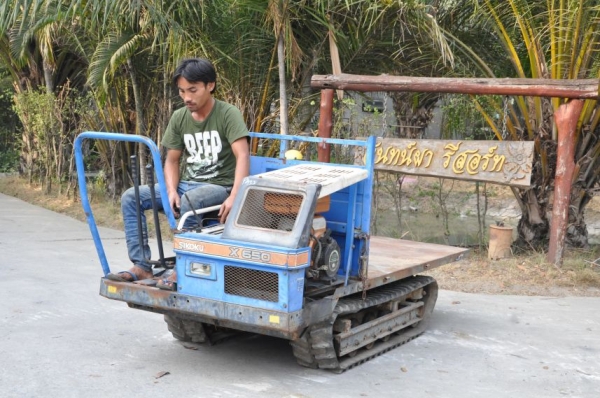 ขายรถบรรทุก ตีนตะขาบKAWASAKI มีเกียร์ สภาพ เดิมญี่ปุ่น อะเนคประสงค์ 19,000เท่านั้น!!