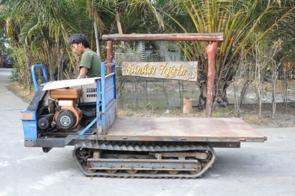 ขายรถบรรทุก ตีนตะขาบKAWASAKI มีเกียร์ สภาพ เดิมญี่ปุ่น อะเนคประสงค์ 19,000เท่านั้น!!
