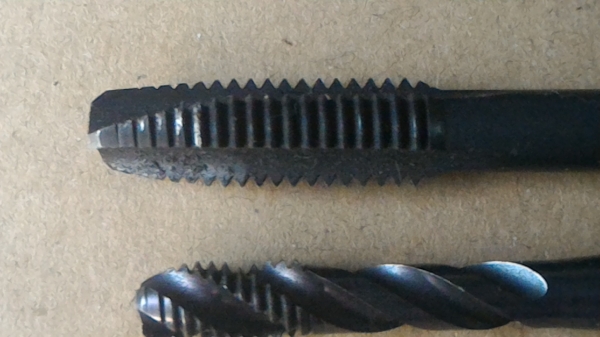 จัดเป็นชุด ดอกต๊าปเกลียวแบบ มิล  จากญี่ปุ่นอย่างดี 4 ดอก มี M 6 * 1 , M 8 * 1.25  , M 10 * 1.5 , M 12 * 1.75