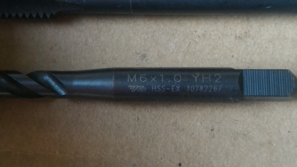 จัดเป็นชุด ดอกต๊าปเกลียวแบบ มิล  จากญี่ปุ่นอย่างดี 4 ดอก มี M 6 * 1 , M 8 * 1.25  , M 10 * 1.5 , M 12 * 1.75