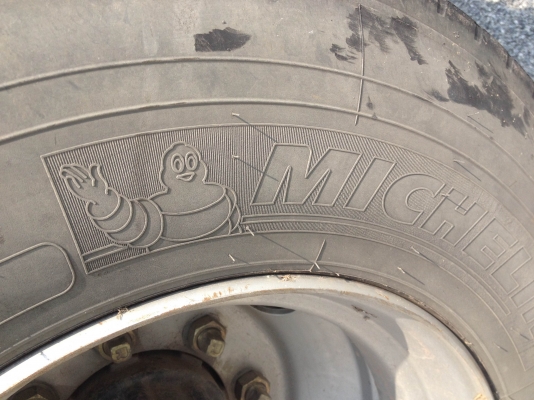 ขายลูกพ่วงดั้ม 3 เพลาแท้ ยาว 7 เมตร ยกเพลาได้ ปี 58 สภาพใหม่เอี่ยม ไม่ได้ใช้ ขายลูกพ่วงดั้ม 3 เพลาแท้ ยาว 7 เมตร ยกเพลาได้ ปี 58 สภาพใหม่เอี่ยม ไม่ได้ใช้