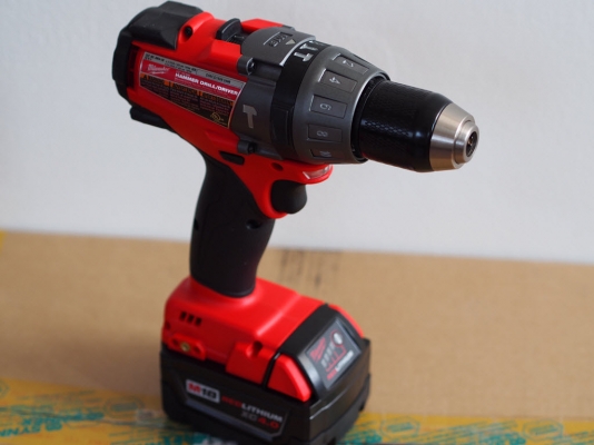 ชุดสว่านไร้สาย Milwaukee 2797-22 มีสว่านกระแทก สว่านไขควงพร้อมดอกไขควง10X และแบ็ต4แอมป์2ก้อน ชุดสว่านไร้สาย Milwaukee 2797-22 มีสว่านกระแทก สว่านไขควงพร้อมดอกไขควง10X และแบ็ต4แอมป์2ก้อน