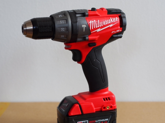 ชุดสว่านไร้สาย Milwaukee 2797-22 มีสว่านกระแทก สว่านไขควงพร้อมดอกไขควง10X และแบ็ต4แอมป์2ก้อน ชุดสว่านไร้สาย Milwaukee 2797-22 มีสว่านกระแทก สว่านไขควงพร้อมดอกไขควง10X และแบ็ต4แอมป์2ก้อน