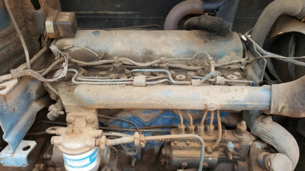 ขาย รถไถ FORD 6600 เสื้อลาย ติดคีบกลกิจขาคู่ เอกสารเล่มทะเบียนครบ ราคาต่อรองได้ครับ