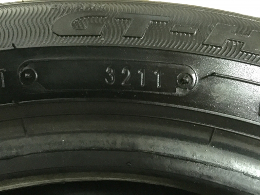 ขายยาง GOODYEAR GT-HYBRID 155/65R13 ปี 11 มีมา 1 คู่
