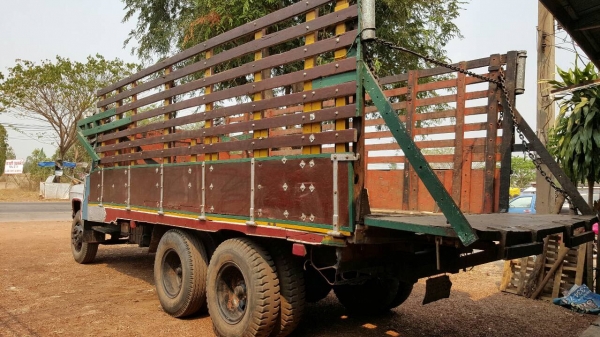 ขาย 10 ล้อ หัวยาว 2 เพลา ช่วงล่างใหญ่จัมโบ้ เครื่อง HO6C 180 แรงม้า เกียร์ HO สโลว์อินเตอร์ พวงมาลัยพาวเวอร์ ทะเบียนพร้อมโอน