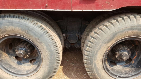 ขาย 10 ล้อ หัวยาว 2 เพลา ช่วงล่างใหญ่จัมโบ้ เครื่อง HO6C 180 แรงม้า เกียร์ HO สโลว์อินเตอร์ พวงมาลัยพาวเวอร์ ทะเบียนพร้อมโอน