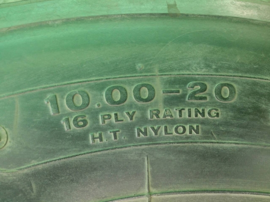 ขายยาง 1000-20 บริดสโตน ปี14 พร้อมยางในและยางรอง  จำนวน 6 ชุด