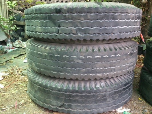 ขายยาง 1000-20 บริดสโตน ปี14 พร้อมยางในและยางรอง  จำนวน 6 ชุด