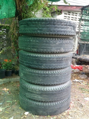 ขายยาง 1000-20 บริดสโตน ปี14 พร้อมยางในและยางรอง จำนวน 6 ชุด ขายยาง 1000-20 บริดสโตน ปี14 พร้อมยางในและยางรอง จำนวน 6 ชุด