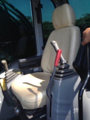 KOBELCO SK320-LC-09  ชั่วโมงทำงาน 7,500ชม. มีลายหัวเจาะ รถสวย พร้อมใช้งาน เอวดี ช่วงล่างเต็ม เอกสารเล่มทะเบียนพร้อม ราคา 2,500,000