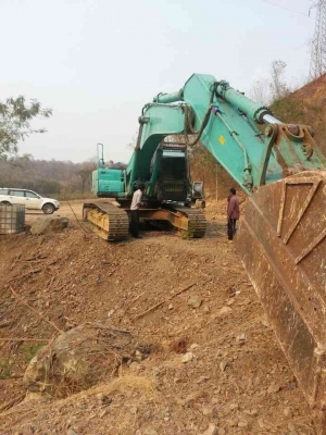 KOBELCO SK320-LC-09  ชั่วโมงทำงาน 7,500ชม. มีลายหัวเจาะ รถสวย พร้อมใช้งาน เอวดี ช่วงล่างเต็ม เอกสารเล่มทะเบียนพร้อม ราคา 2,500,000