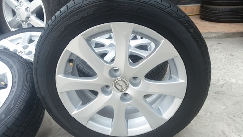 ขายล้อแม็ก Mazda2 ขอบ15ยาง185/55/15 ปี 13 4 ล้อ